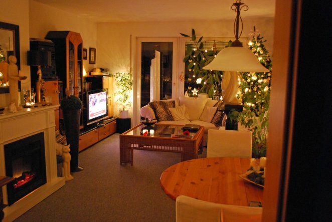 Wohnzimmer weihnachtlich andere Perspektive